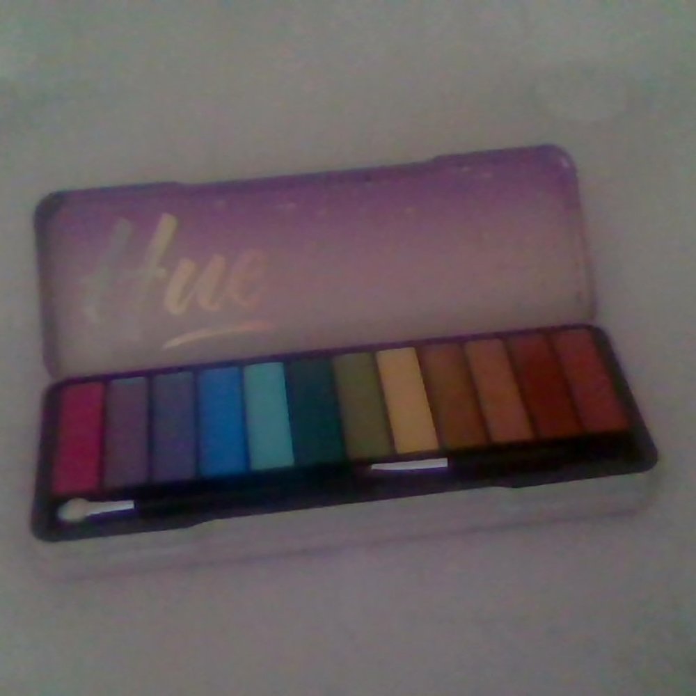Hue Eyeshadow Palette